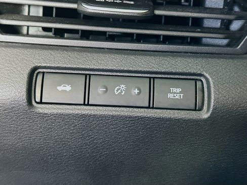 Used 2024 Nissan Altima 2.5 SV image 16