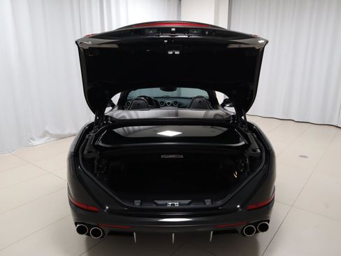 Used 2016 Ferrari California T RWD image 21