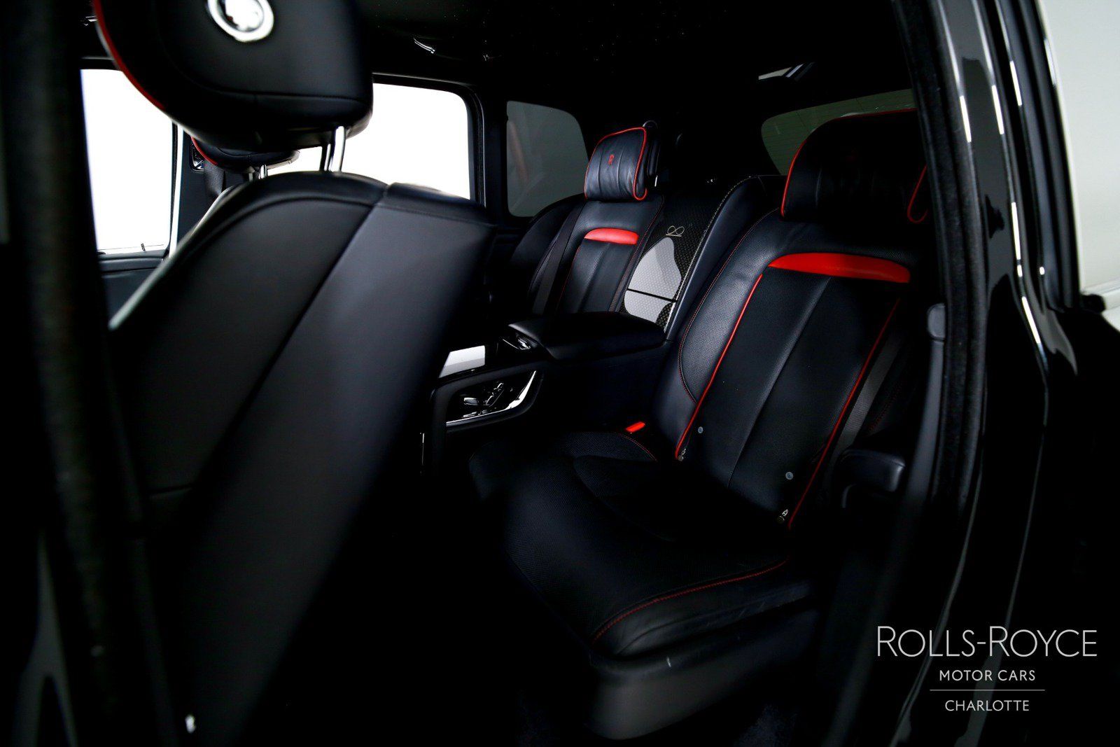 Used 2020 Rolls-Royce Cullinan Black Badge AWD/4WD image 19