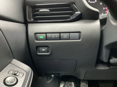 Used 2024 Nissan Sentra SV image 21