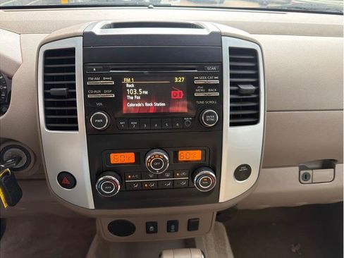 Used 2013 Nissan Frontier SV w/ SV Value Truck Pkg RWD image 16
