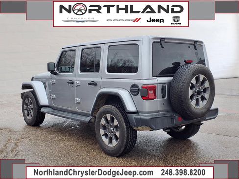 Used 2020 Jeep Wrangler Unlimited Sahara image 2