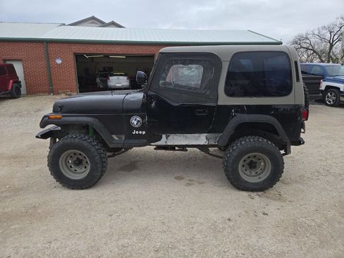 Used 1989 Jeep Wrangler 4WD image 6