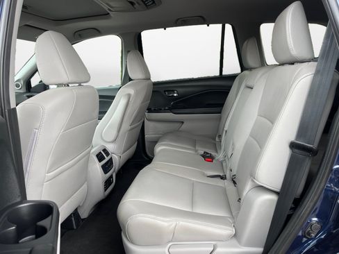 Used 2017 Honda Pilot Touring image 16
