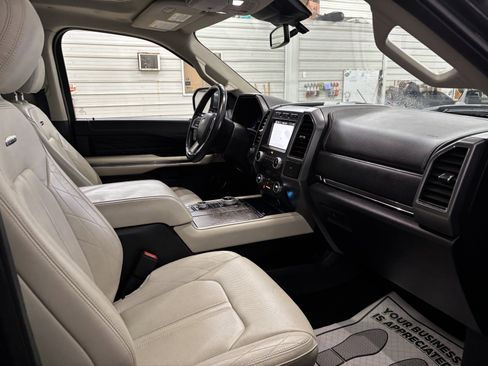 Used 2019 Ford Expedition Platinum image 28