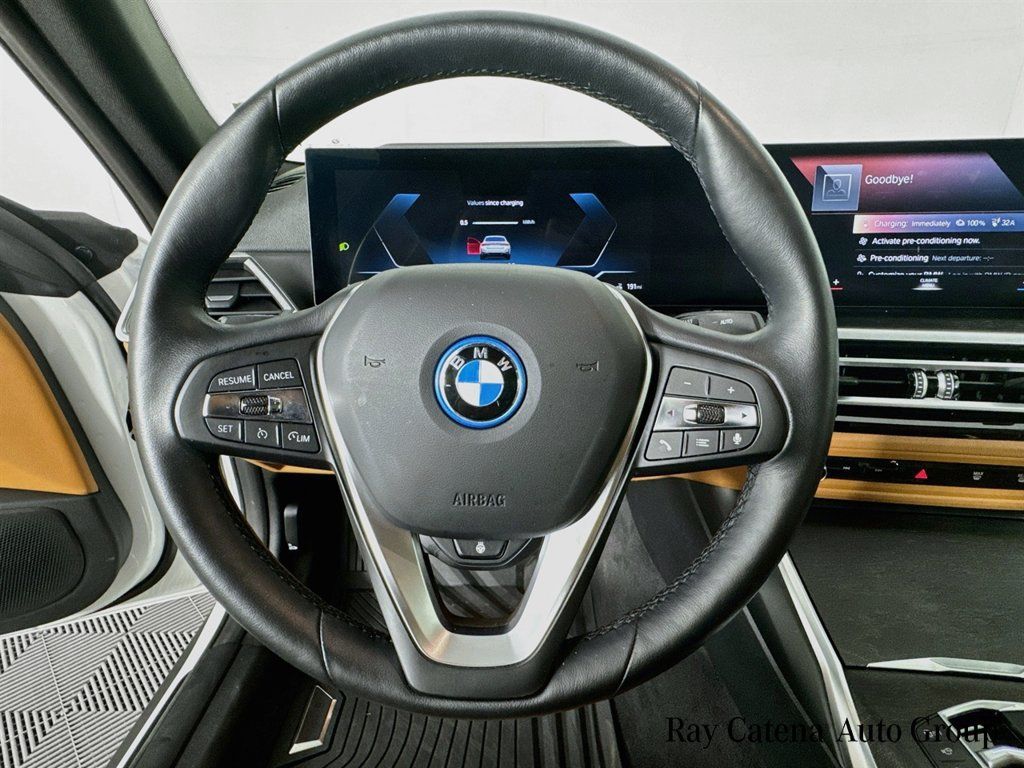Used 2023 BMW i4 eDrive35 w/ Premium Package RWD image 11