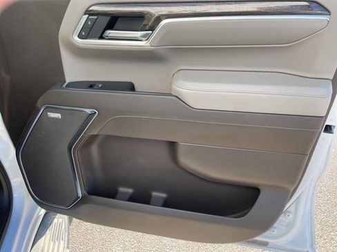 Used 2022 Chevrolet Silverado 1500 LTZ w/ LTZ Convenience Package II image 17