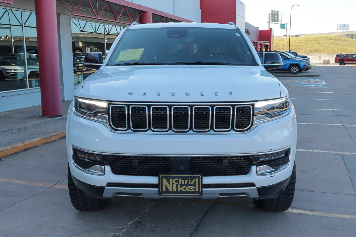 Used 2024 Jeep Wagoneer Series II w/ Flexible Seating Group AWD/4WD image 3