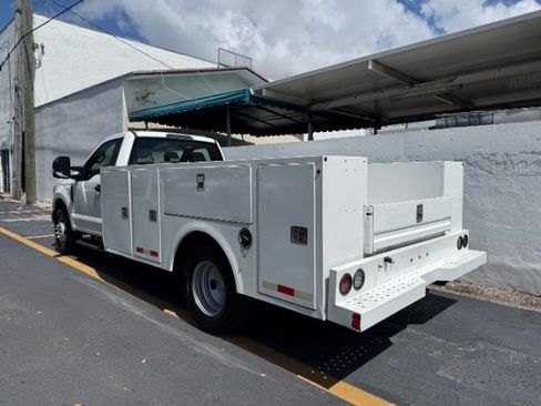 Used 2022 Ford F350 XL w/ Power Equipment Group RWD image 4