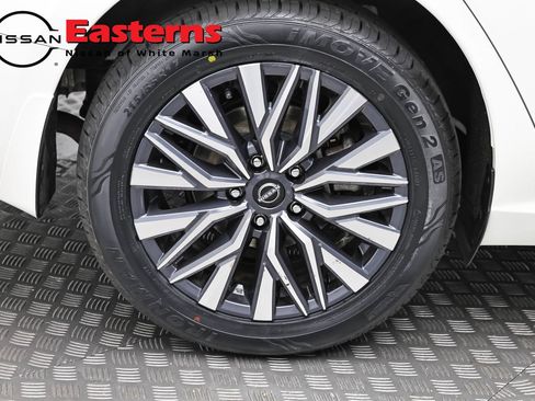 Used 2023 Nissan Altima 2.5 SV w/ SV Premium Package AWD/4WD image 29