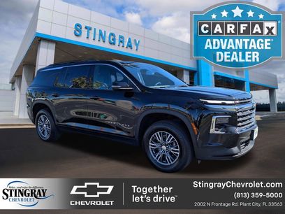 Used 2025 Chevrolet Traverse LT