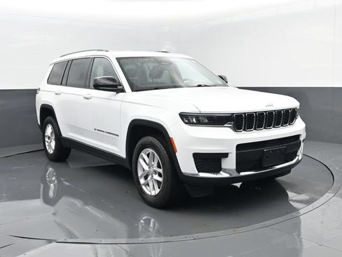 Used 2023 Jeep Grand Cherokee L Laredo AWD/4WD image 3