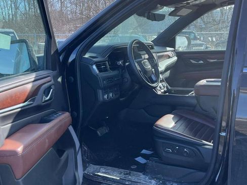Used 2023 GMC Yukon Denali Ultimate image 9