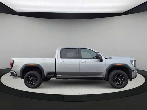 Used 2026 GMC Sierra 2500 AT4 w/ AT4 Premium Plus Package AWD/4WD image 9