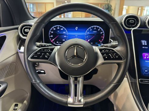 Certified 2025 Mercedes-Benz GLC 300 image 8
