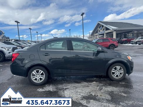 Used 2015 Chevrolet Sonic LT image 2