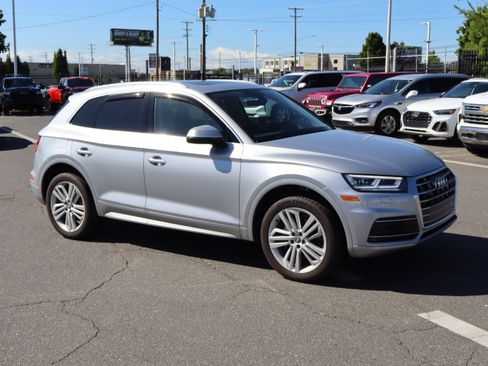 Used 2019 Audi Q5 2.0T Premium Plus w/ Premium Plus Package AWD/4WD image 2