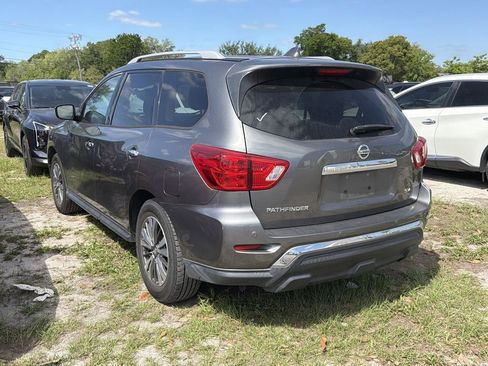 Used 2019 Nissan Pathfinder SV image 6