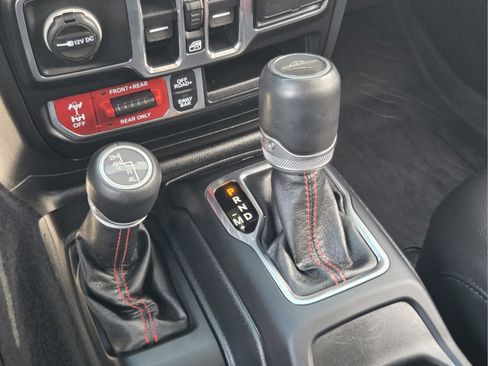 Used 2020 Jeep Gladiator Rubicon AWD/4WD image 24