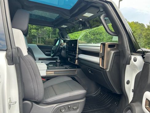Used 2025 GMC Hummer EV 2X w/ LPO, Dark Essentials Package AWD/4WD image 49