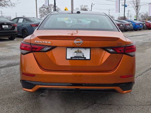 Used 2025 Nissan Sentra SR w/ SR Premium Package image 14