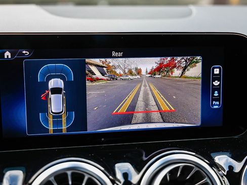 Certified 2025 Mercedes-Benz GLA 250 4MATIC image 24