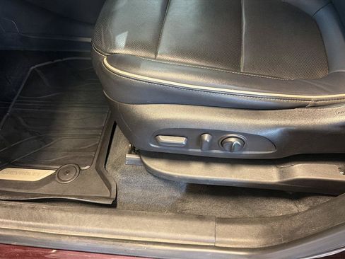 Used 2022 Chevrolet Traverse Premier AWD/4WD image 17