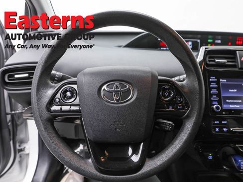 Used 2022 Toyota Prius LE image 10