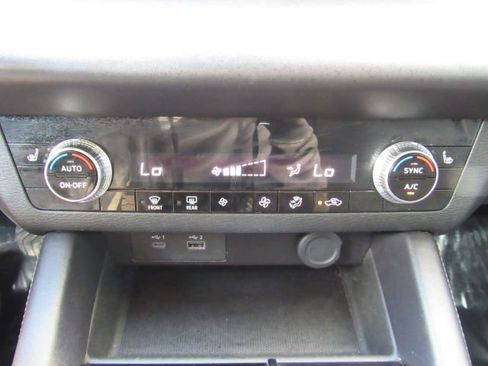 Used 2023 Mitsubishi Outlander SE image 46