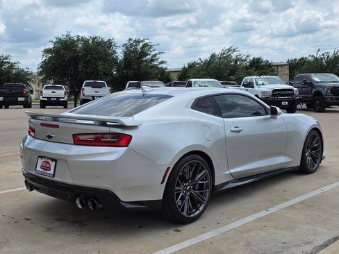 Used 2018 Chevrolet Camaro ZL1 RWD image 3