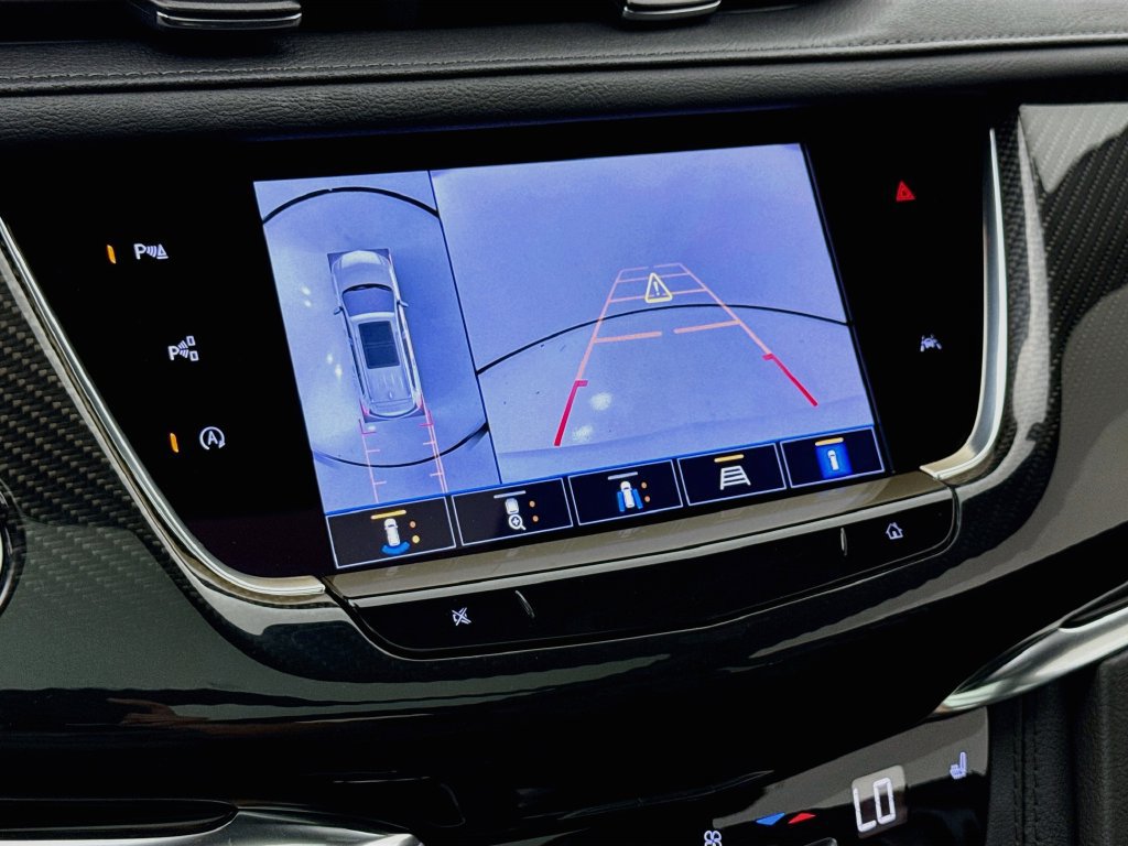 Used 2022 Cadillac XT6 Sport w/ Technology Package AWD/4WD image 19