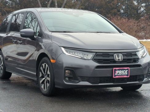 Used 2025 Honda Odyssey EX-L image 3
