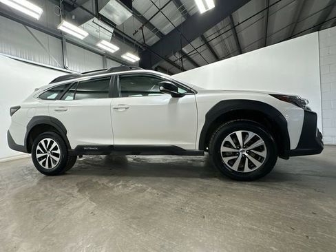 Certified 2024 Subaru Outback 2.5i image 3