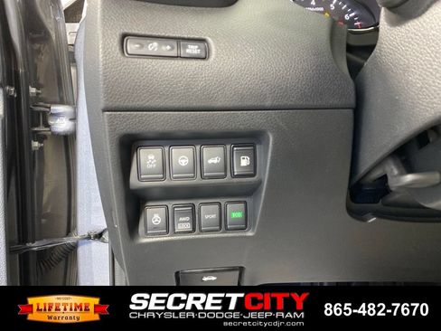 Used 2020 Nissan Rogue SV w/ Premium Package AWD/4WD image 13