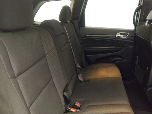 Used 2021 Jeep Grand Cherokee Laredo RWD image 19