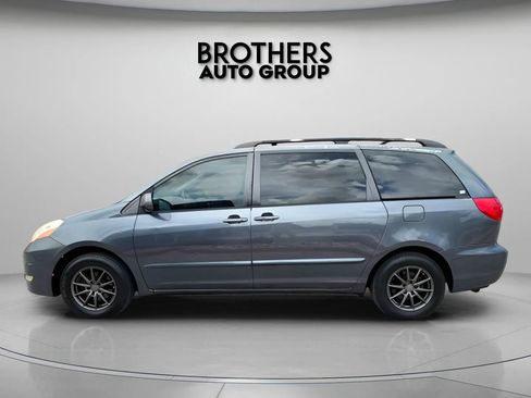 Used 2008 Toyota Sienna XLE Limited FWD image 8