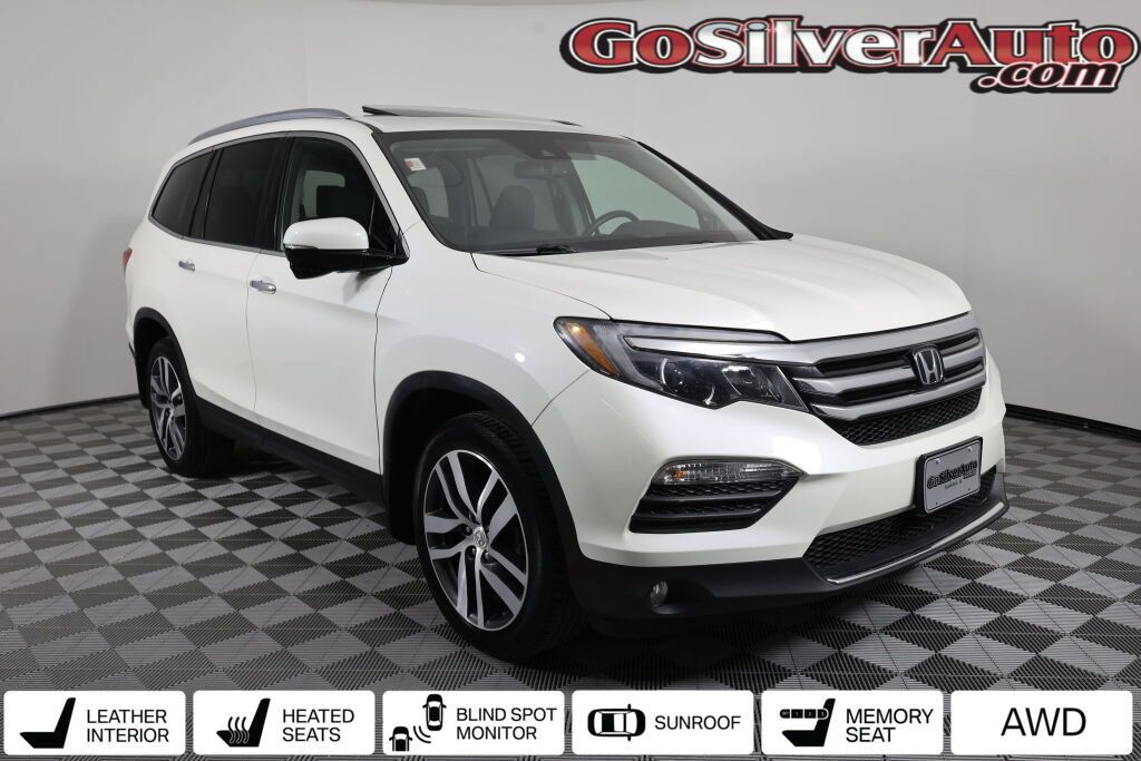 Used 2017 Honda Pilot Touring image 1