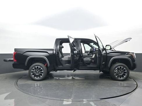 New 2026 Toyota Tundra Limited AWD/4WD image 32