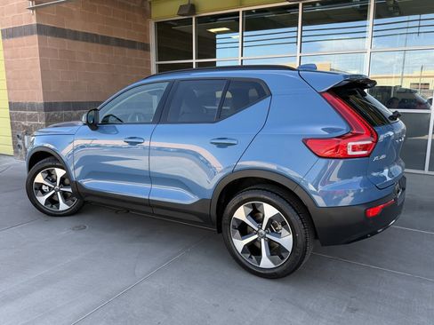 Used 2023 Volvo XC40 B4 Plus w/ Protection Package Premier FWD image 5