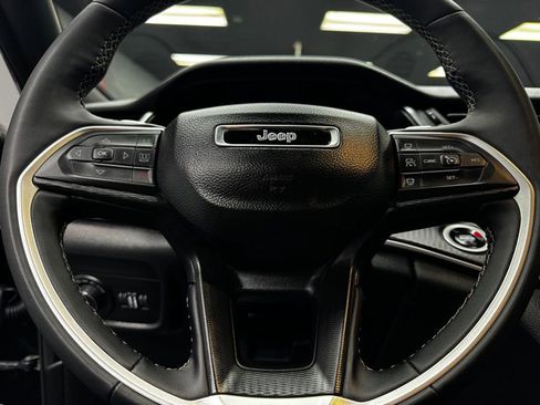 Used 2024 Jeep Grand Cherokee Altitude image 22