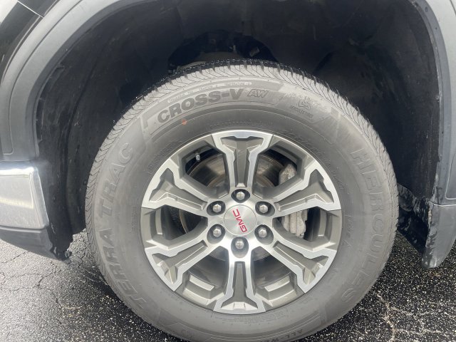 Certified 2025 GMC Sierra 1500 SLT AWD/4WD image 10