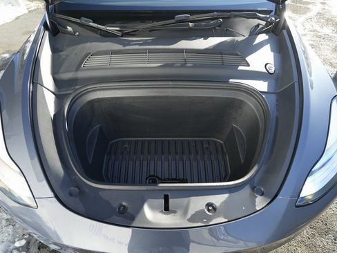 Used 2023 Tesla Model Y Long Range image 17