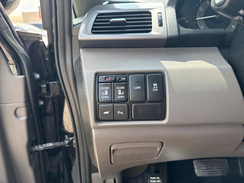 Used 2014 Honda Odyssey Touring image 29