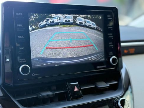 Used 2022 Toyota Corolla LE image 32