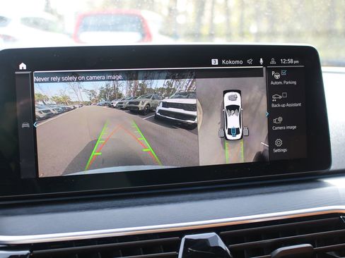 Used 2021 BMW 530e w/ Premium Package image 33