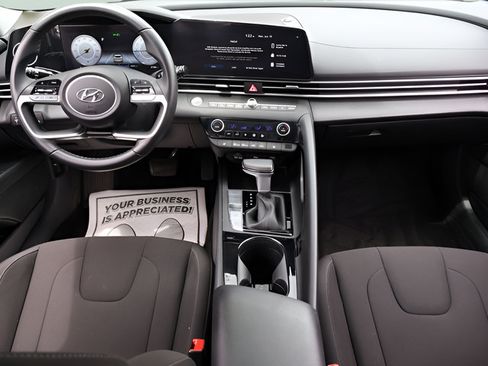 Used 2023 Hyundai Elantra SEL w/ Convenience Package FWD image 11