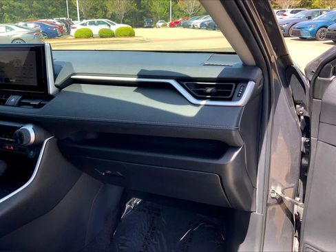 Used 2024 Toyota RAV4 LE image 18