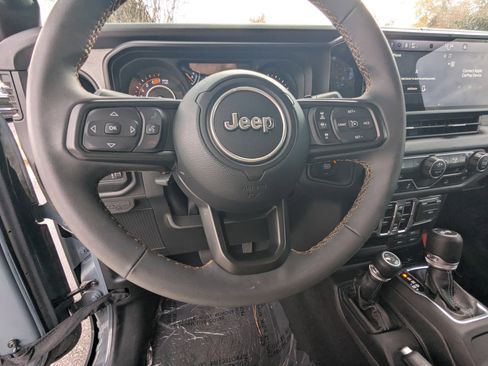Used 2024 Jeep Wrangler Sport S image 18