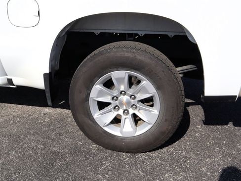 Used 2025 Chevrolet Silverado 1500 LT image 9