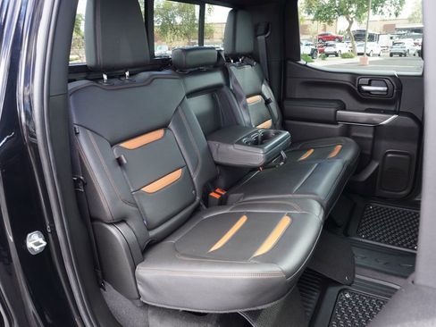 Certified 2022 GMC Sierra 1500 AT4 w/ AT4 Premium Package image 10